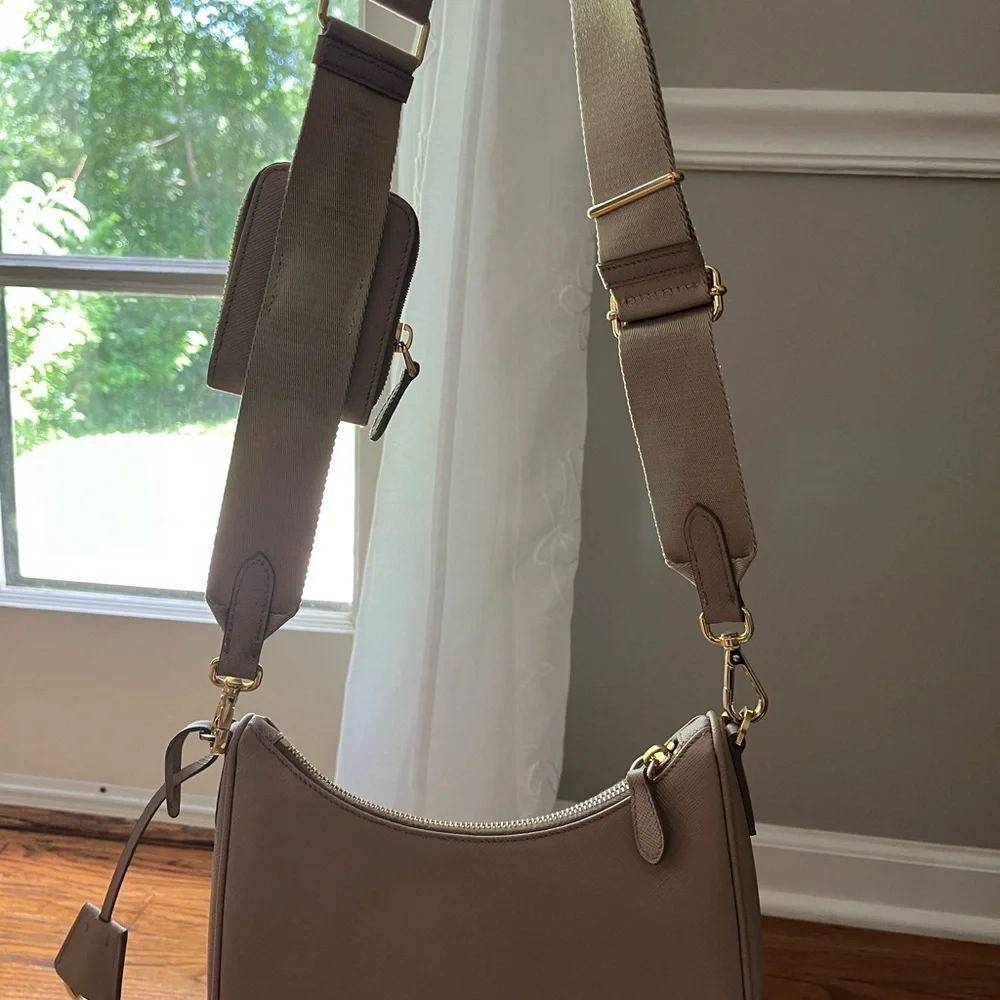 Gorgeous Prada 2005 reedition leather bag - Picture 2 of 10